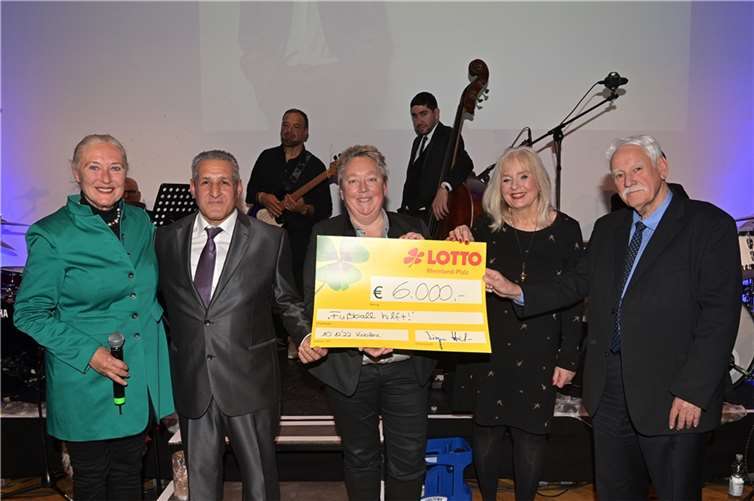 6000 Euro kamen als Erlös zusammen. Foto: Peter Seydel