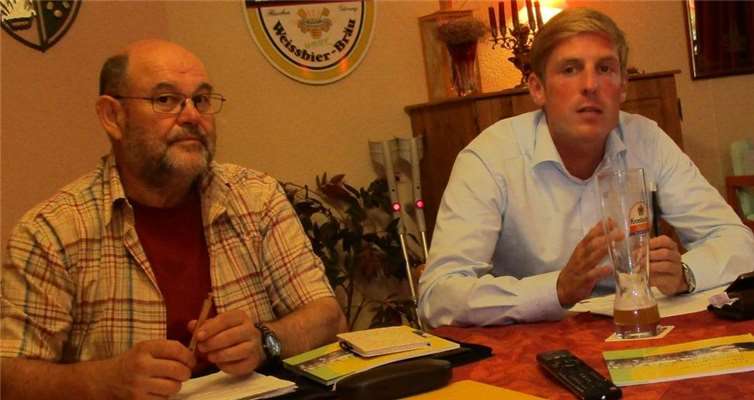 60plus-Kreisvorsitzender Günter Martin (l.) und Christoph Schmitt, Sprecher der SPD-Kreistagsfraktion, vereinbarten kontinuierliche Zusammenarbeit zwischen ihren beiden Gremien.SPD AG 60plus