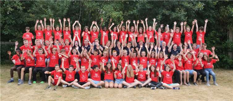 62 Kinder und 13 Betreuer genossen zwei ereignisreiche Wochen auf Ameland.privat