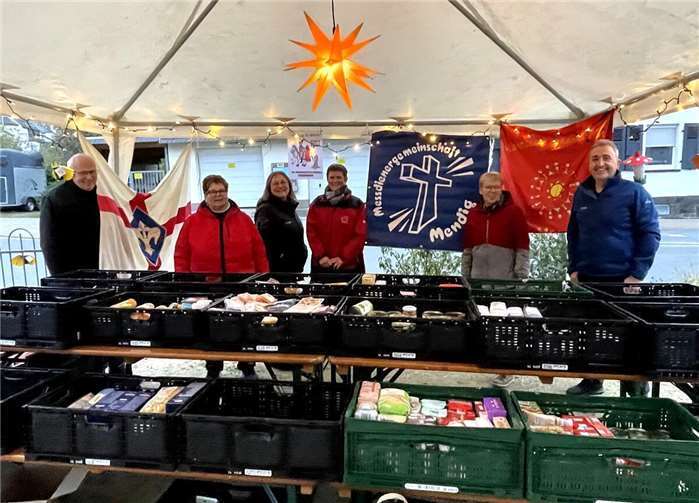 62 randvoll gefüllte Lebensmittelkisten und -kartons konnten für die Tafel gesammelt werden.  Foto: privat