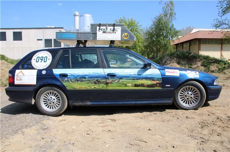 640.000 km bzw. 230.000 km haben die beiden mit Allgäuer Motoven beklebten BMW Touring 530 bereits auf dem Tacho.