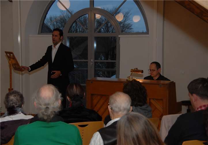 70 Minuten Gesang und Klavier ohne Unterbrechung -das Konzert erforderte höchste Konzentration und Leistungsbereitschaft.
