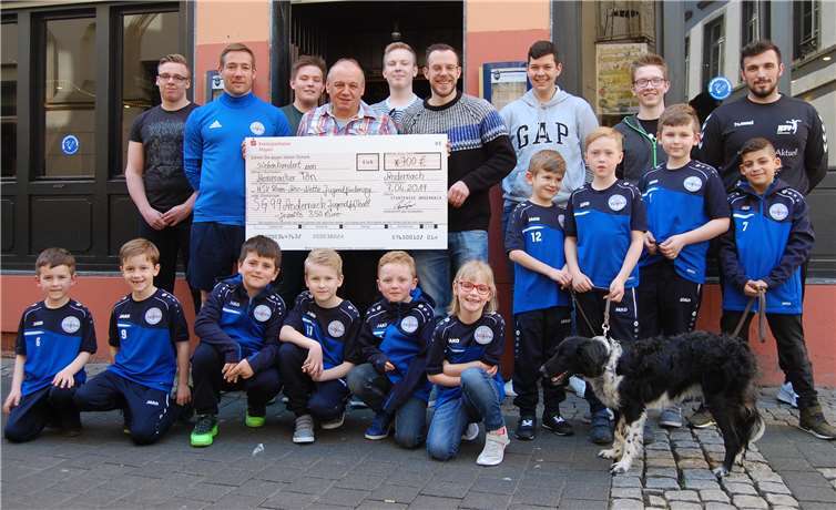 700 Euro kamen zusammen, die auf die beiden Vereine aufgeteilt wurden. Foto: privat