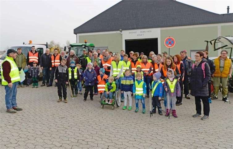71 Personen nahmen am Umwelttag teil.Foto: privat