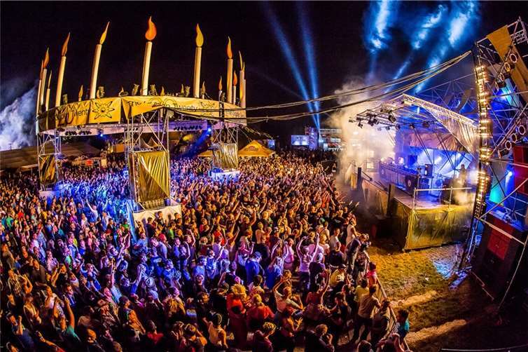 72.000 Raver tantzen ab. Foto: NATURE one