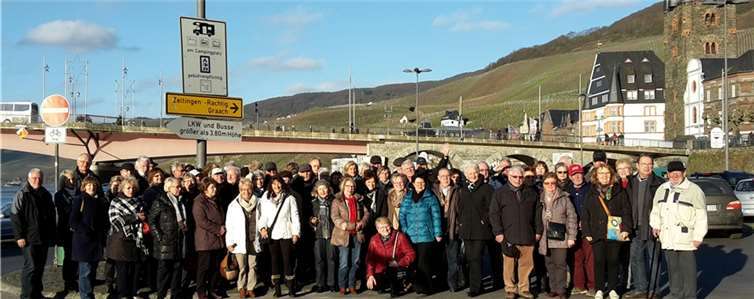 73 Freundinnen und Freunde des Deutsch-Österreichischen Freundschaftskreises Andernach-Stockerau besuchten die Weihnachtsmärkte an der Mittelmosel, hier in Bernkastel.privat