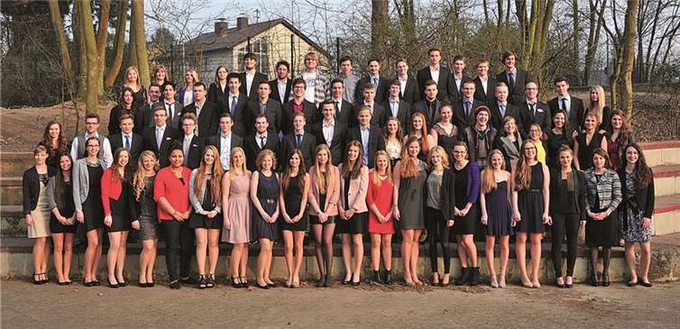 74 Schüler haben am Rhein-Gymnasium Sinzig das Abitur abgelegt. RÜ