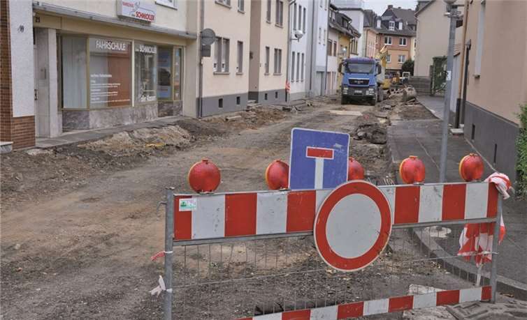 75 Prozent der Ausbaukosten muss die Stadt Remagen tragen, da es sich bei der Bahnhofstraße um eine Durchgangsstraße handelt. AB
