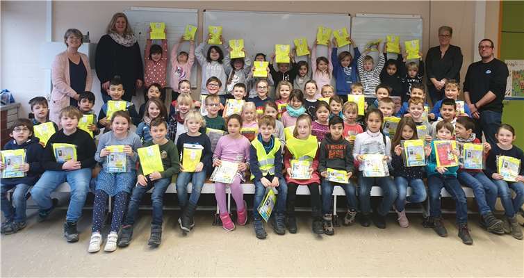 75 Warnwesten konnten an die Kleinsten überreicht werden. Foto: privat