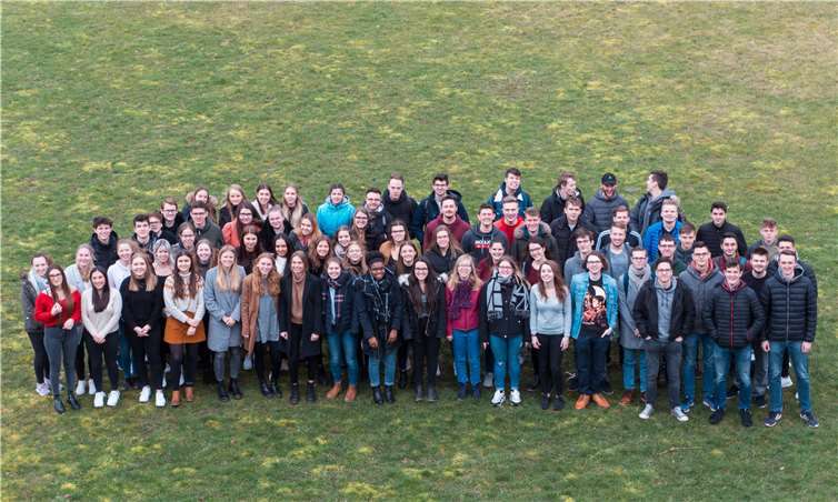 76 Schülerinnen und Schüler haben ihre Abiturprüfungen bestanden. Fotos: privat