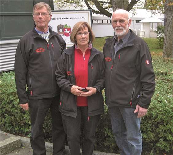 8 Medaillen für Toni Risse, Ingrid Metz und Robert Korden mit dem Zielfernrohr. privat