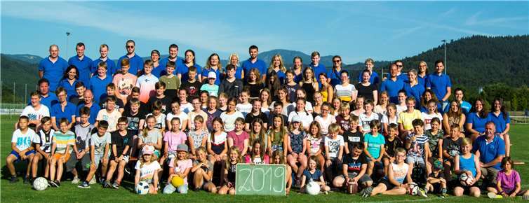 85 Kinder und Jugendliche im Alter von drei bis siebzehn Jahren sowie 37 ehrenamtliche Betreuer machten das 49. Kinder- und Jugendzeltlager des Sportvereins Hertha Buschhoven in Staufen-Grunern am Rande des Schwarzwaldes zu einem der interessantesten seiner Geschichte.Foto: privat