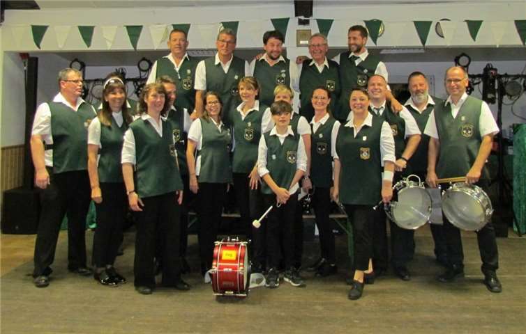 90 Jahre wurde der Spielmannszug der Einiger Schützen alt. Fotos: privat