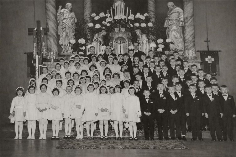 90 Kommunionkinder 1966