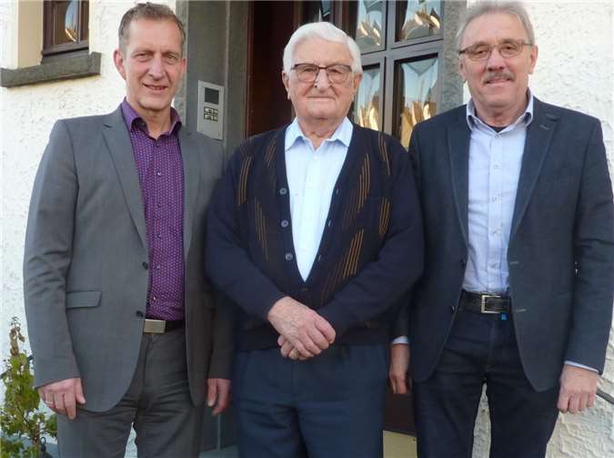 90 ist das neue 70 - aktiv bleiben und unter Leute gehen hält jung. Foto: privat