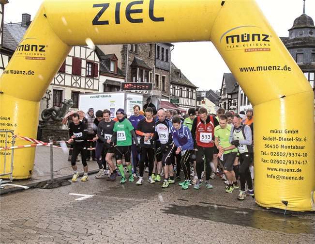 95 Teilnehmer starteten zum Hauptlauf über die Distanz von 10 km. EP