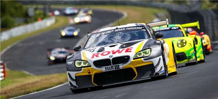 #98 BMW M6 GT3, ROWE RACING: Alexander Sims, Nick Yelloly. Foto: Gruppe C / Tim Upietz