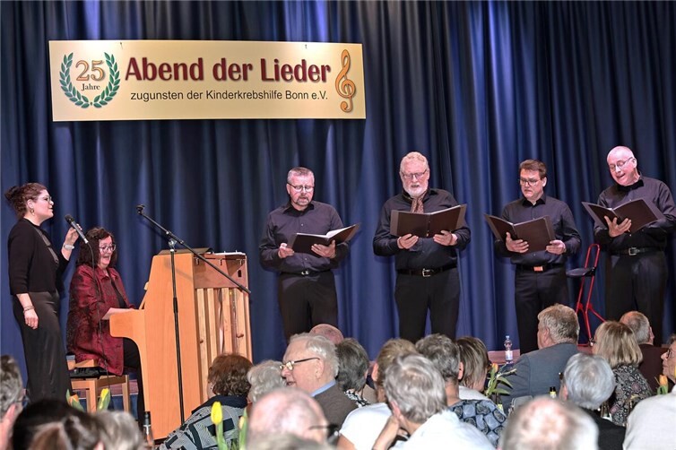 A Cabella, mit herausragender Solostimme von Anne Kaiser-Theis.