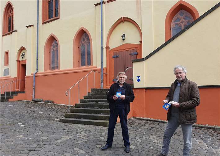 A.-Peter Gillrath und Bürgermeister Hans Georg Faust vor der St. Martin Kirche. Fotos: Stadt Linz