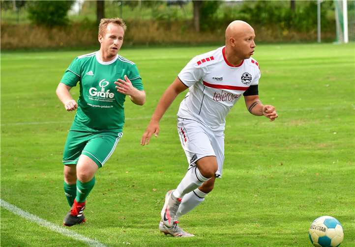 ABC III-Kapitän Paolo Di Paola (r.) führte sein Team in die zweite Pokalrunde. Foto: Wolfgang Schade