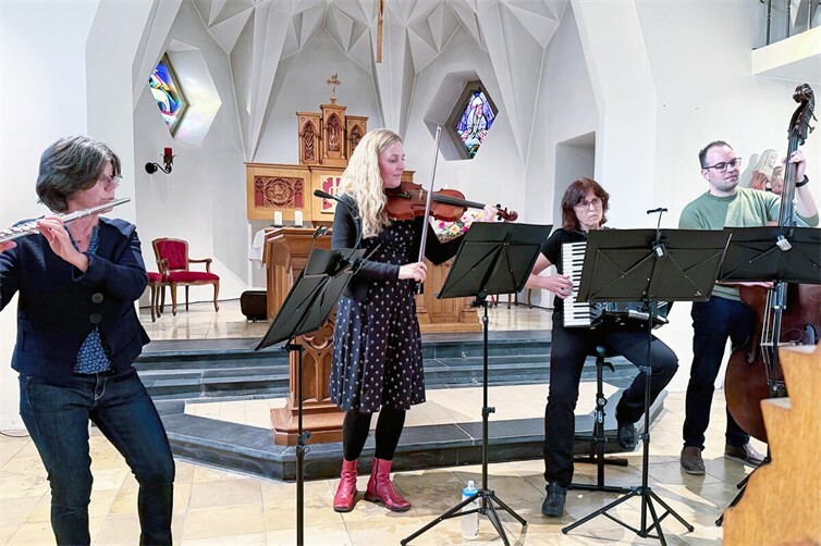 AGA plus konzertierte in St Anna Bachem