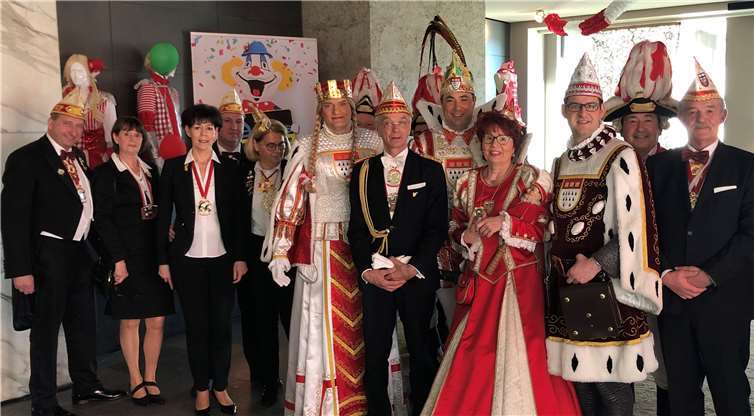 AKG meets Colonia: In der Hofburg des Kölner Dreigestirns am Heumarkt kam es zu einem jecken Gipfeltreffen. Foto: privat