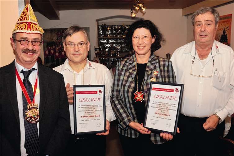 AKK-Schatzmeister Herman-Josef „Jupp“ Bretz, Franz-Josef Ganz, Monika Pesch und der erste Vorsitzende des HCV Karl-Heinz Bischoff (v. l. n. r.). Hans-Georg Jäckel