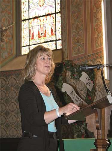 ANIMO-Sprecherin Anke Beilstein hielt beim Konzert einen kurzen Rückblick auf 25 Jahre Singgruppe ANIMO. Anschließend sprach sie mit Blick aktuell.TE