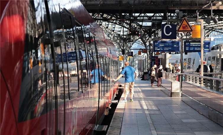 Ab 14. November brauchen Bahnkunden gute Nerven: Viele Züge fallen aufgrund der Arbeiten aus. Foto: Pixabay.com