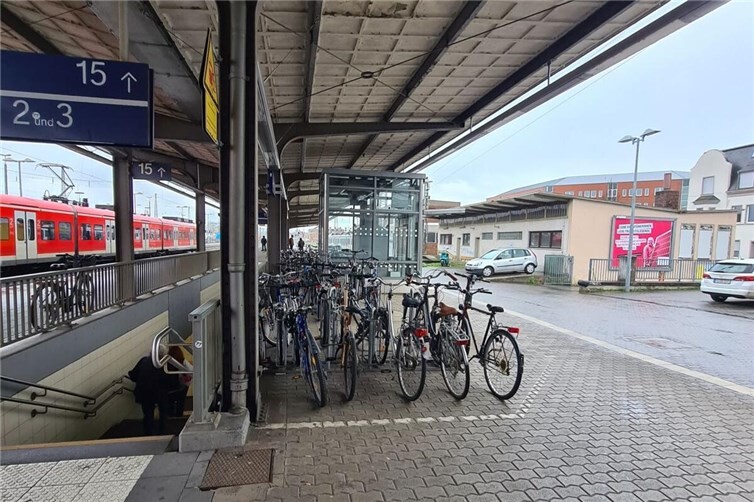 Ab dem 1. Juni werden die Fahrradständer am Hausbahnsteig nicht mehr zur Verfügung stehen. 