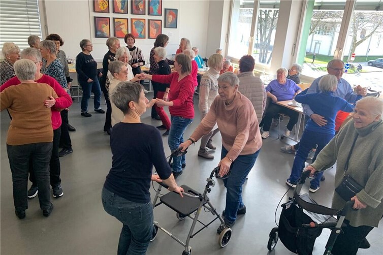 Ab dem ersten Lied war reger Betrieb auf der Tanzfläche.