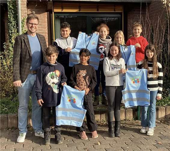 Ab sofort stehen den Schülerinnen und Schülern in den Pausen speziell ausgebildete Streitschlichter zur Seite. Foto: Grundschule St. Nikolaus Ringen