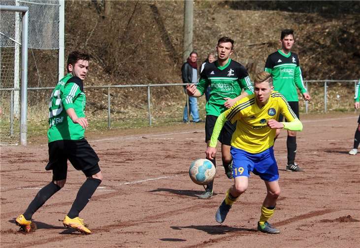 Ab sofort verstärkt Joshu Schmickler die 1. Mannschaft. Eifelsports Fotografie