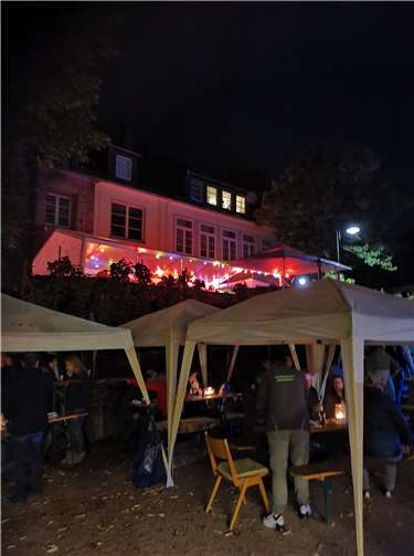 Abendliche Stimmung während des Konzertes.Foto: privat