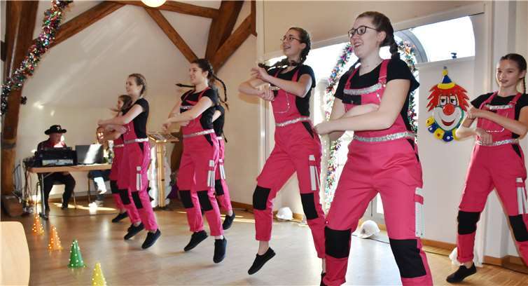 Abgehoben hatten die Mädchen der ShowtanzgruppeKleinmaischeid bei ihrem Auftritt in Dierdorf.