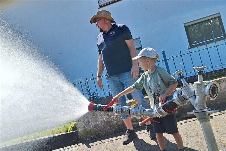 Abkühlung bei heißem Wetter für die kleinen Gäste