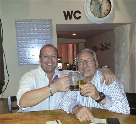 Abschied von Sinzig: Markus Dorittke sucht eine neue Herausforderung in Treis-Karden. Papa Detlef Dorittke bleibt Sinzig erhalten. Im April übernimmt er die Gastronomie des Tennis-Klubs in Bad Bodendorf.privat