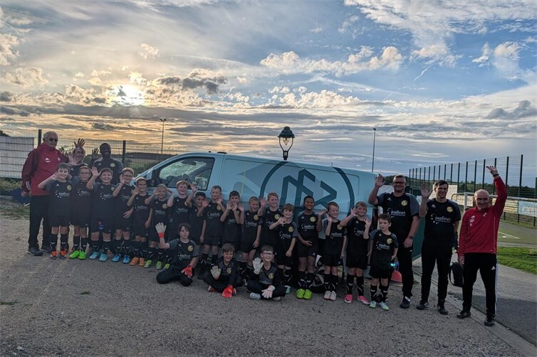 DFB-Mobil fördert F1-Jugend der Grafschafter JSG in Vettelhoven