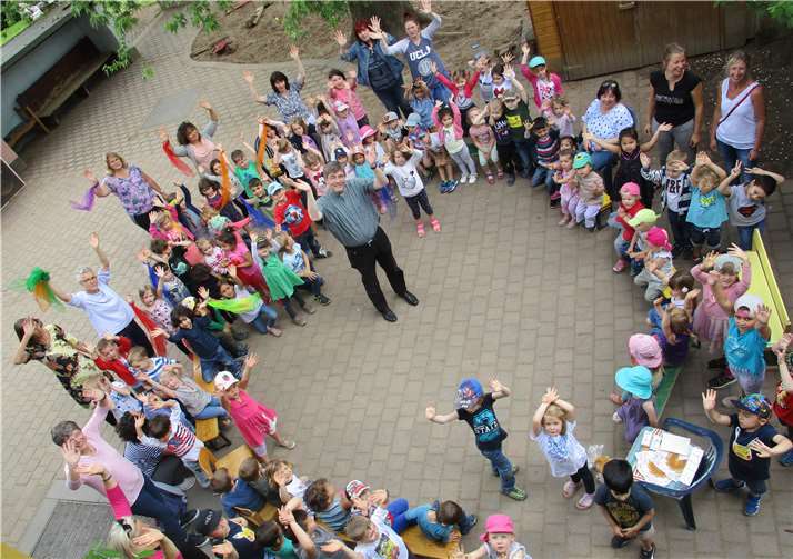 Abschiedsgrüße wurden mit auf den weiten Weg nach Berlin gegeben.Foto: privat