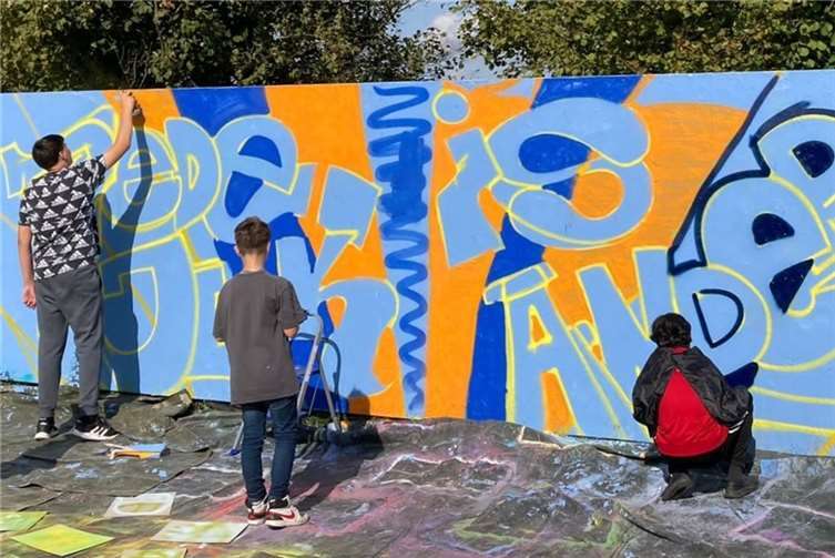 Abschließend fand am 30. September ein Graffiti-Workshop für Kinder im Jugendhaus in Villip statt. Foto: Gemeinde Wachtberg