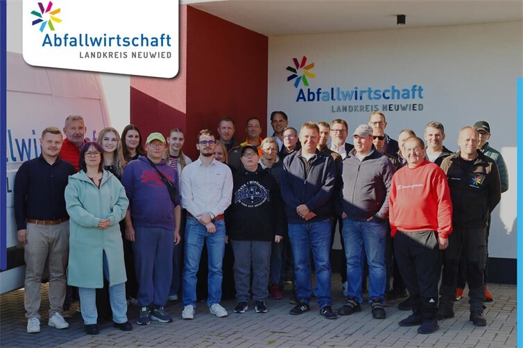 Abschlussfoto Schichtwechsel Heinrich-Haus und Abfallwirtschaft. Foto: Abfallwirtschaft Landkreis Neuwied