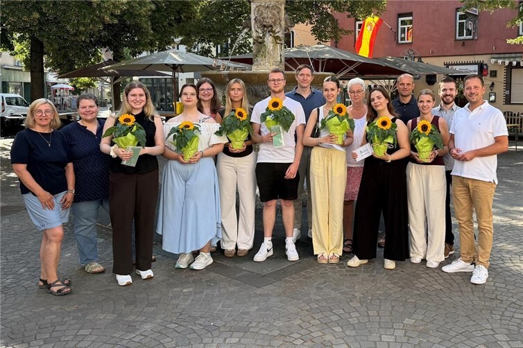Abschlussjahrgang 2026 mit Ausbildern und Bürgermeister Björn Ingendahl
