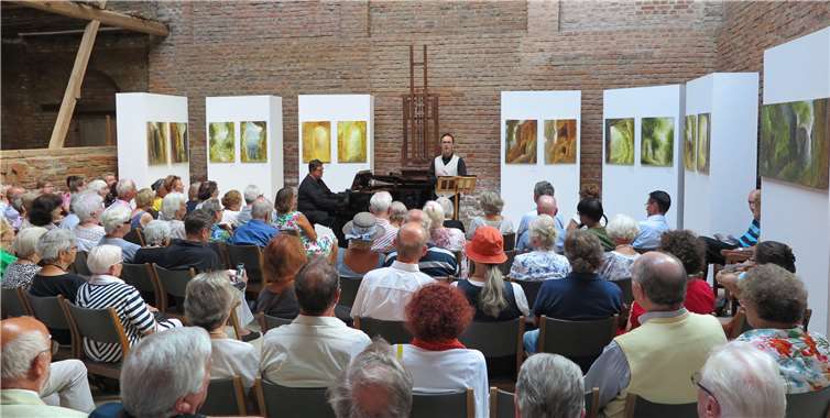 Abschlusskonzert: Volles Haus im Atelier Michael Franke zum Liederabend „Erwachen“. Gemeinde Wachtberg/mm