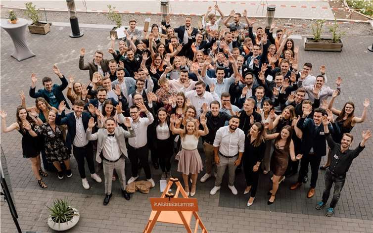 Absolventen der Neuwieder Bundesfachschule des Lebensmittelhandels. Foto: Simon Zimpfer