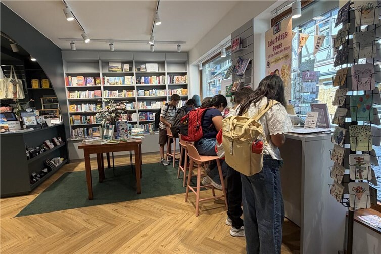 Abtauchen in die Welt der Bücher konnten die Schülerinnen und Schüler in der Bücherei am Ahrtor.