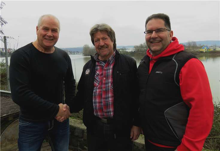 Abteilungsleiter Axel Verhagen, 1. Vorsitzender Norbert Lambach und Trainer Martin Jedynak (v. l. n. r.). privat