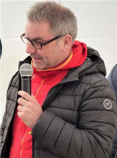 Abteilungsvorsitzender Alexander Specht hielt eine Begrüßungsansprache.