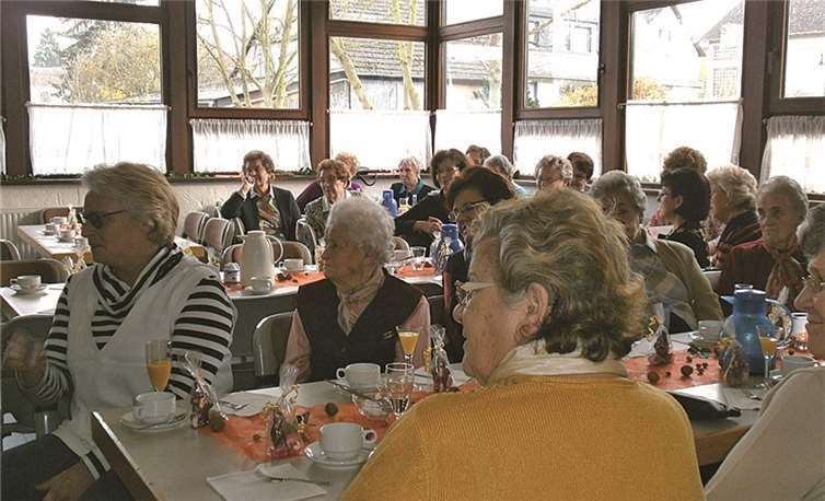 Abwechslungsreich war das Programm, mit dem die katholische Frauengemeinschaft Waldorf ihre Mitglieder in der Vinxtbachhalle unterhielt.privat
