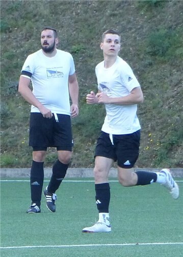 Abwehrchef Nico Degen (l.) und Lukas Haller. Foto: privat