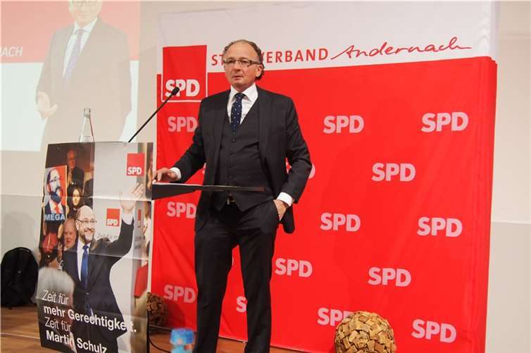 Achim Hütten auf dem Parteitag bei der SPD Wahl zum OB-Kandidaten